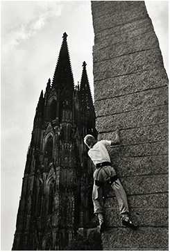 people at Cologne cathedral